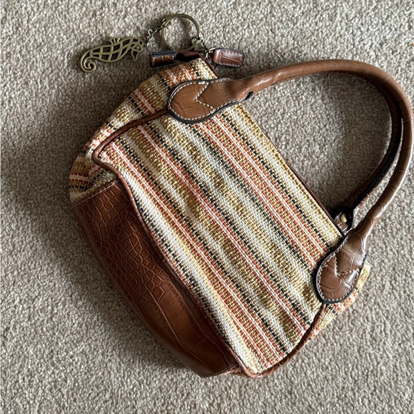 Y2K Cottage-core brown and multicolored woven hand bag. - Picture 3 of 4